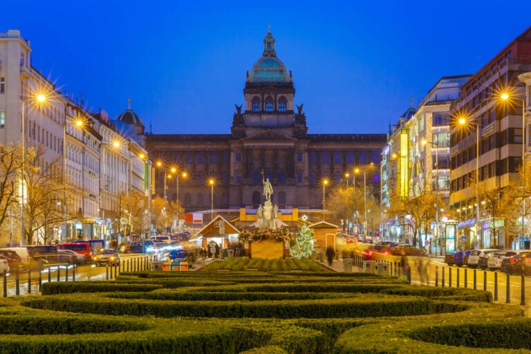O Mercado de Natal da Praça Venceslau é um dos principais e mais animados da cidade.