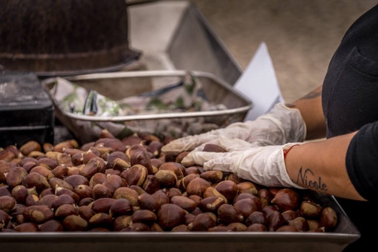As castanhas portuguesas são um clássico sofisticado e reconfortante presente de Natal.