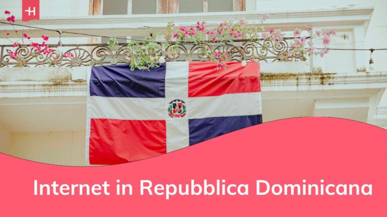 Bandiera del Paese su Ciudad Colonial, Santo Domingo, Repubblica Dominicana