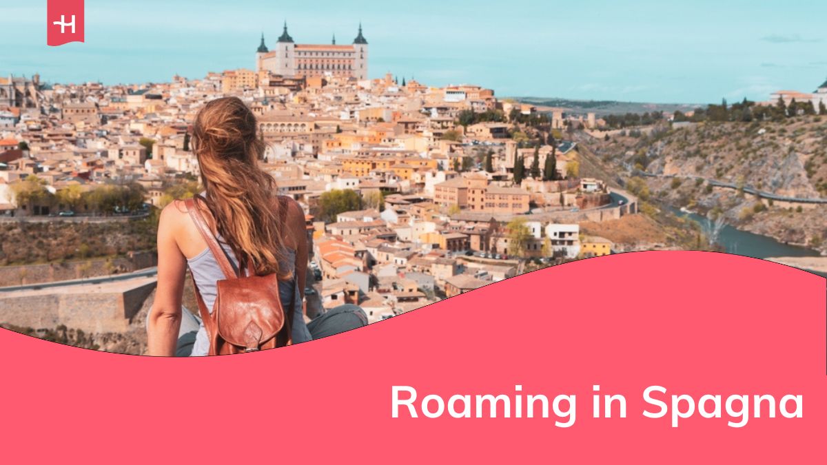 Donna turista a Toledo mentre guarda la vista panoramica della città - Spagna