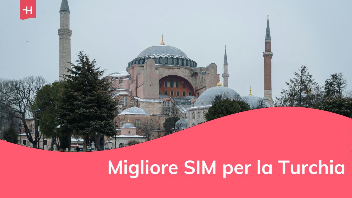 Moschea turca fotografata in inverno