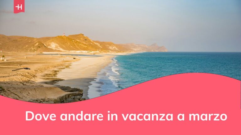 Spiaggia di sabbia e mare cristallino e un sottotitolo "Dove andare in vacanza a marzo"