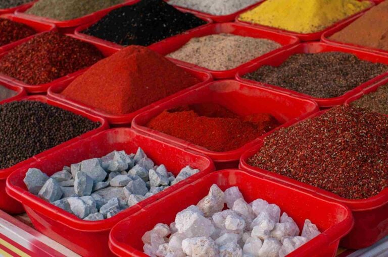 Spezie ed erbe dell'Uzbekistan