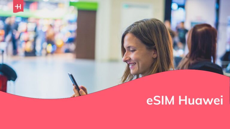 Giovane donna che usa lo smartphone in aeroporto, concetto di viaggio, vacanza e stile di vita attivo. Pronta per l'imbarco