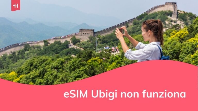 Grande Muraglia cinese. Turista che scatta una foto alla famosa Badaling durante le vacanze.
