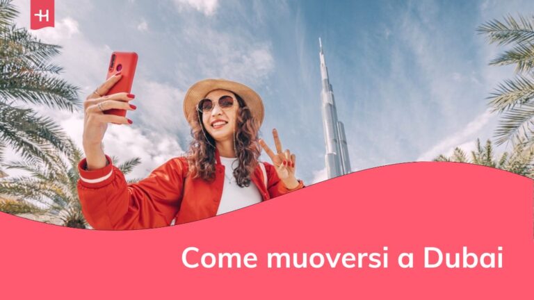 Ragazza asiatica felice che scatta selfie per il suo blog di viaggi, nel centro di Dubai.