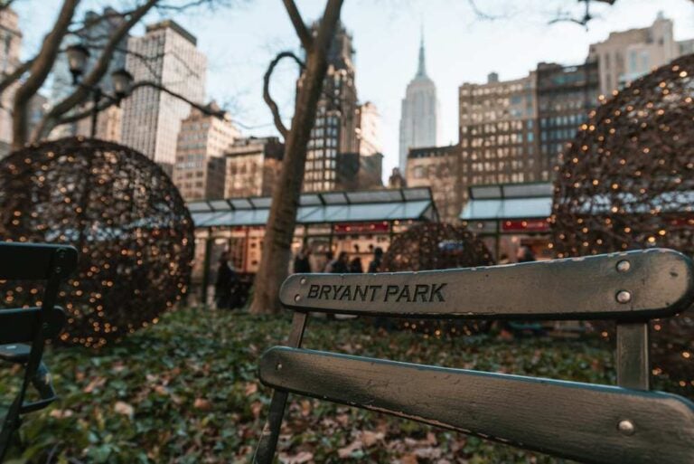 Panchina di Bryant Park a Manhattan, New York