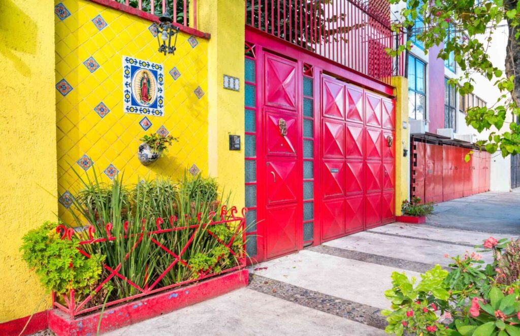 Strada nella zona di Coyoacán, Città del Messico.