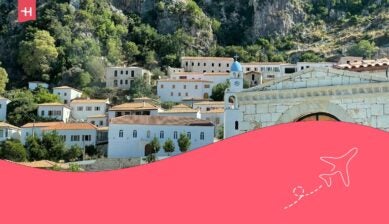 Edifici bianchi a Dhërmi, Albania