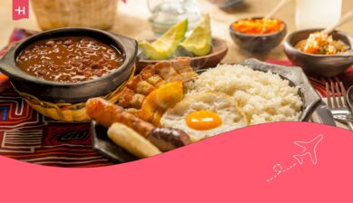 Piatto tradizionale colombiano Bandeja Paisa come immagine in evidenza per un articolo su cosa mangiare a Medellín