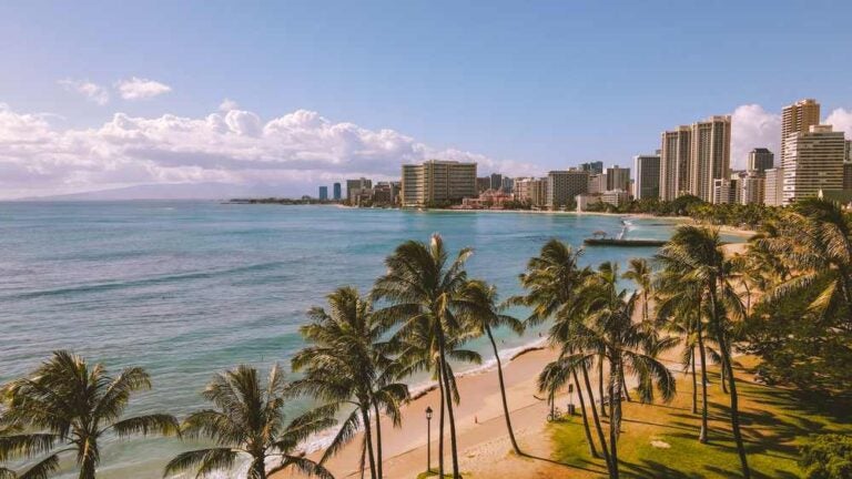 Vista aerea della spiaggia di Waikiki, Honolulu, Oahu, Hawaii