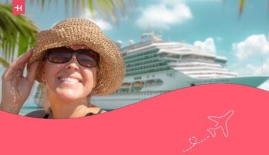 Una splendida donna in vacanza su una spiaggia tropicale con una nave da crociera sullo sfondo.