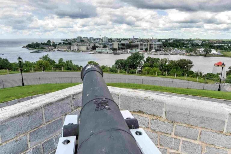 Cannone storico a Fort Henry,