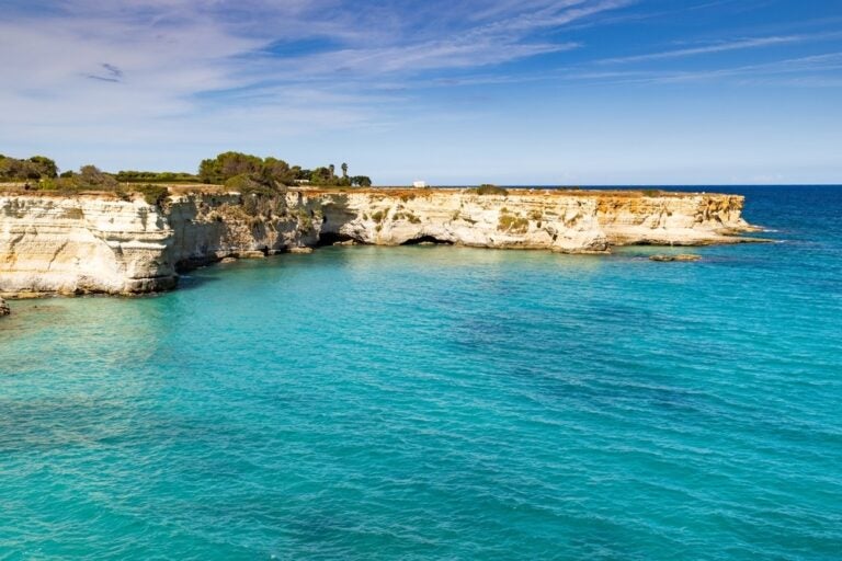 Faraglioni di Sant'Andrea in Salento, Italia.