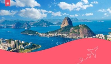 Vista aerea panoramica della baia di Botafogo e della montagna di Sugarloaf a Rio de Janeiro, Brasile