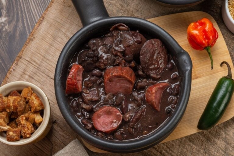 Feijoada: piatto tipico e tradizionale della cucina brasiliana.