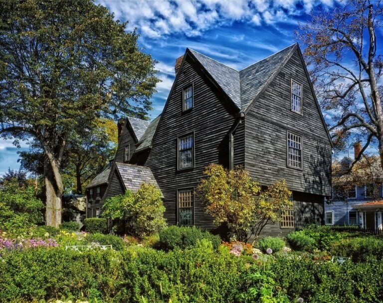 Vista frontale della House of the Seven Gables.
