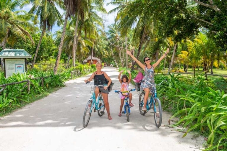 Alla scoperta dell'isola di La Digue, alle Seychelles, in bicicletta.