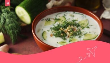 Una ciotola di zuppa fredda Tarator – piatto tradizionale bulgaro