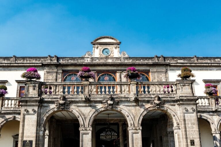 Facciata del Castello di Chapultepec a Città del Messico.