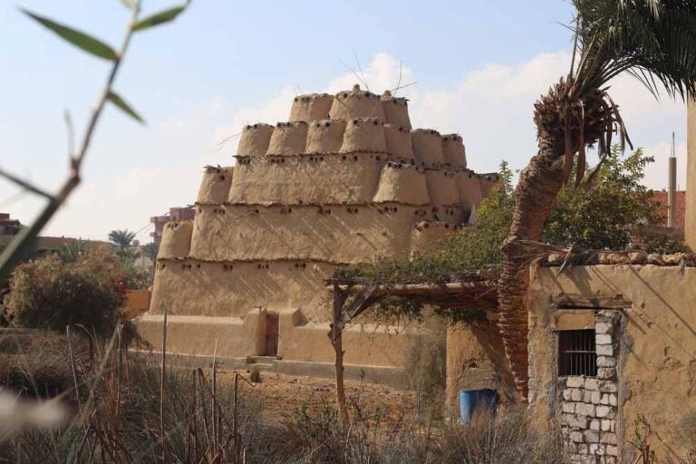 Torre dei piccioni del villaggio di Tunis, Fayoum, Egitto.