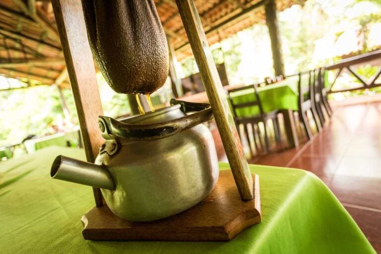 Costa Rica, Chorreador, attrezzo tradizionale per la preparazione del caffè
