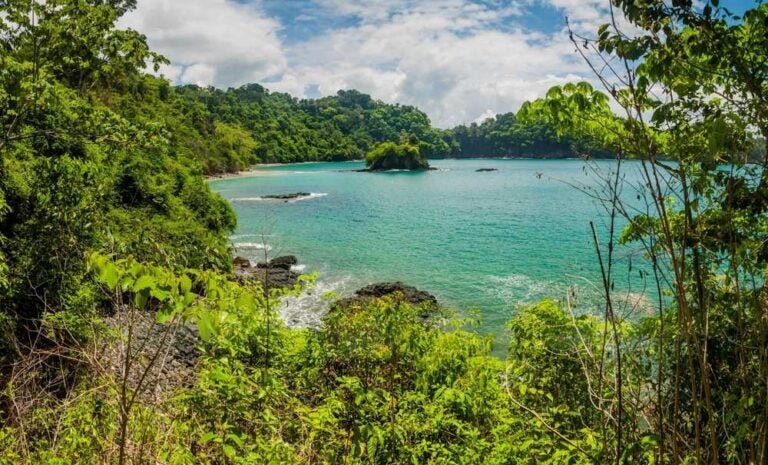 Costa oceanica nel Parco Nazionale Manuel Antonio, Costa Rica