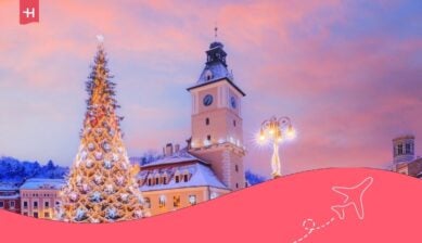 Brasov, Romania. Mercatino di Natale nella piazza della Città Vecchia.