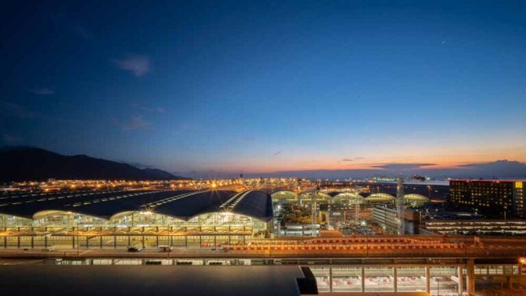 Se hai poco tempo, l’Aeroporto Internazionale di Hong Kong offre un’ampia gamma di leccornie e souvenir last minute.