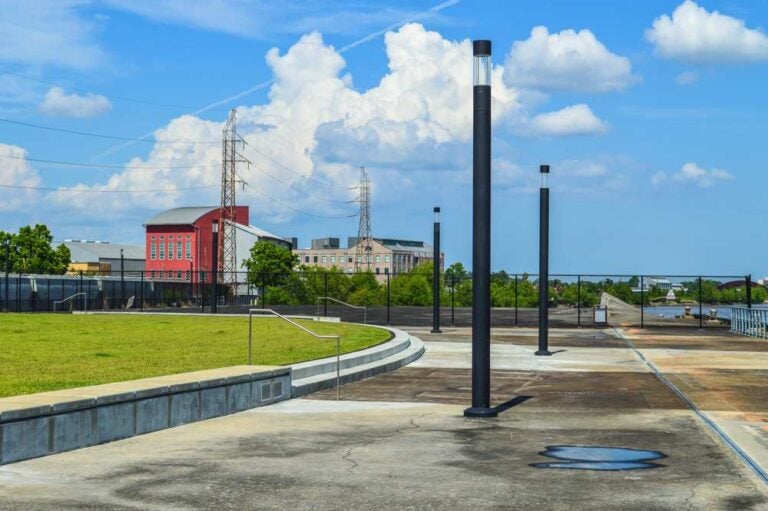 Il Crescent City Park e l'architettura nei pressi del centro di New Orleans.