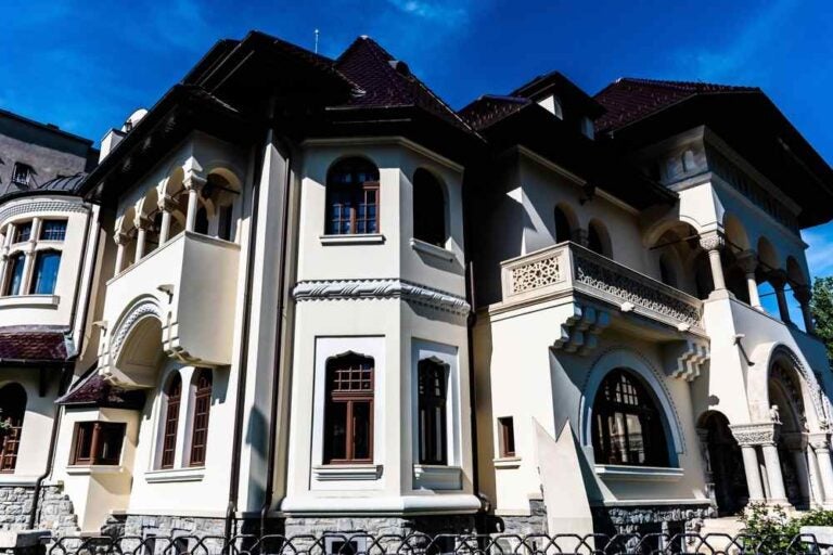 Edificio storico nel quartiere di Cotroceni. Bucarest, Romania.