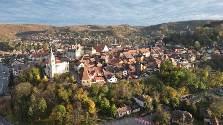 Panorama di Sighișoara al tramonto invernale.