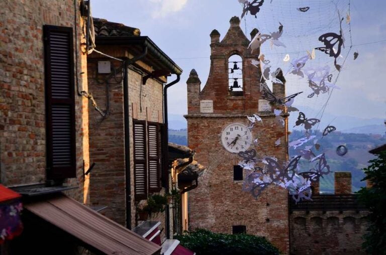 La città medievale di Gradara, Marche, Italia.