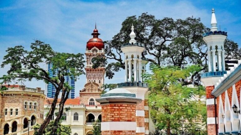 쿠알라룸푸르의 대표적인 역사적 건축물, 술탄 압둘 사마드 빌딩