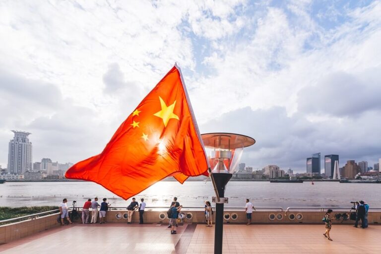 중국 국기가 휘날리는 이미지