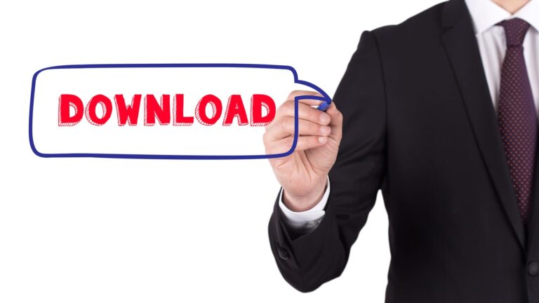 흰색 화이트보드에 마커로 DOWNLOAD라는 영어 단어를 적고 있는 손