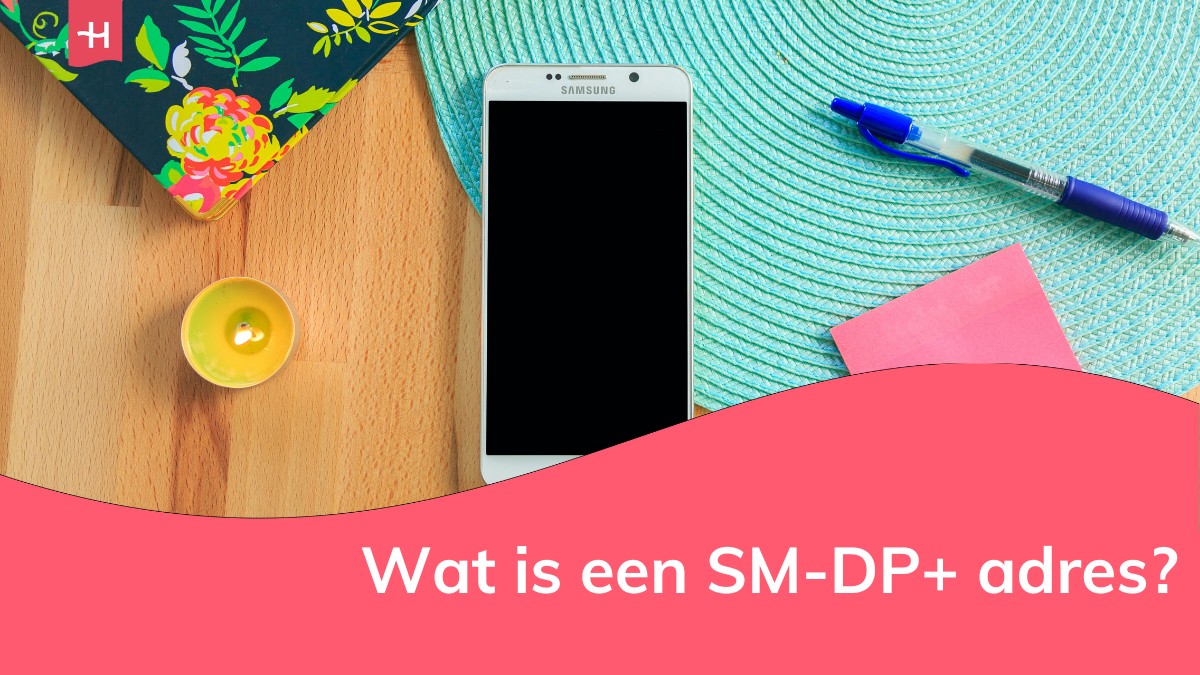 Foto van een smartphone als uitgelichte afbeelding voor een pagina waarin uitgelegd wat een sm-dp+ adres is