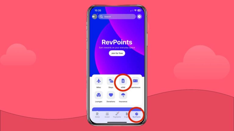 Foto van een smartphone met daarop de Revolut-app en uitleg over hoe je een eSIM koopt