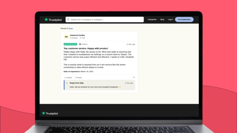 Laptop met daarop een positieve getuigenis over de klantendienst van Saily