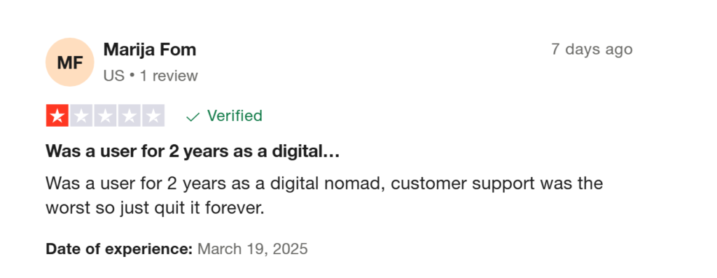 Screenshot van een getuigenis op Trustpilot, waarin gebruiker Marija klaagt over de klantenservice van Nomad eSIM