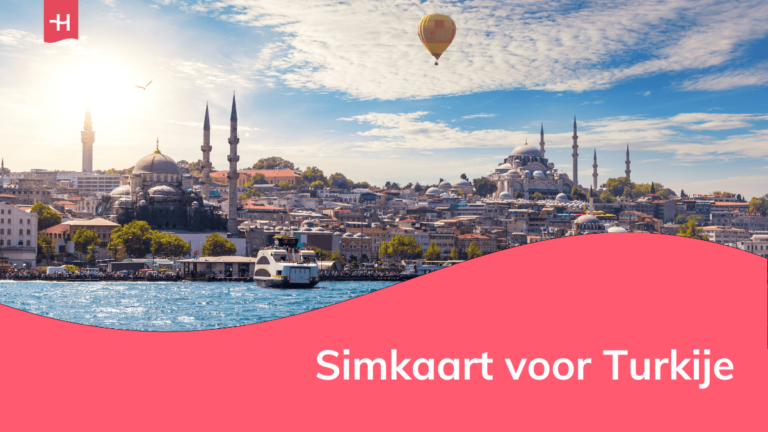 Foto van een luchtballon boven Istanbul als uitgelichte afbeelding voor een pagina over de beste simkaart voor Turkije
