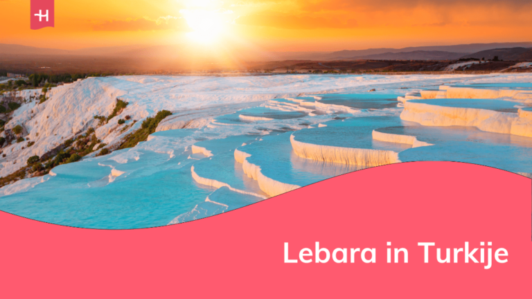 Foto van natuurlijke terrassen gemaakt uit travertijn in Pamukkale, Turkije, als uitgelichte afbeelding voor een artikel over Lebara in Turkije