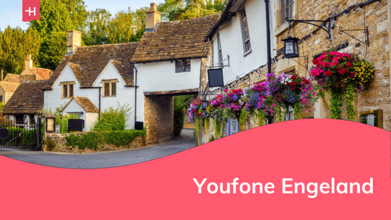 Foto's van huisjes in Castle Combe in de Cotswolds als uitgelichte afbeelding voor een artikel over Youfone in Engeland