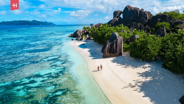 Foto van het strand Anse Source d'Argent La Digue op de Seychellen, een van de beste vakantiebestemmingen in oktober