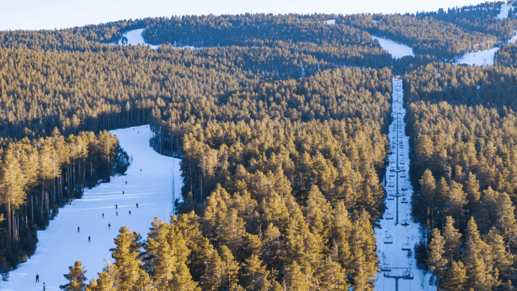 Sfeerbeeld van skigebied Sarikamis in Turkije