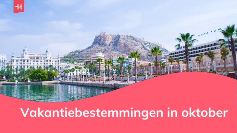 Foto van de stad Alicante als uitgelichte afbeelding voor een artikel over vakantiebestemmingen in oktober