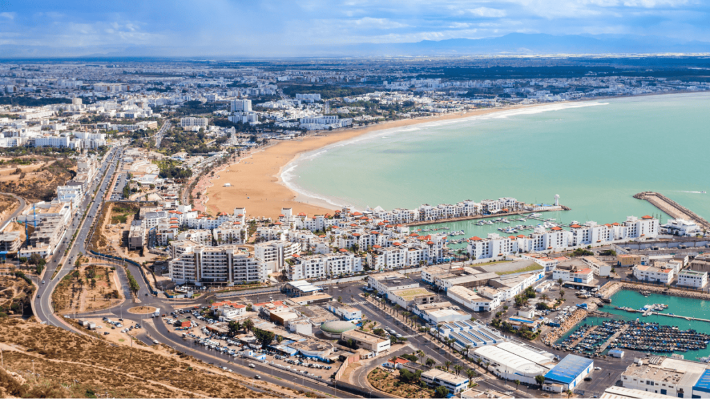 Sfeerbeeld van de kuststad Agadir, een van de mooiste steden van Marokko
