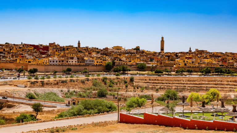 Sfeerbeeld van de stad Meknes, een van de mooiste steden van Marokko