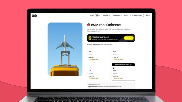 Foto van een laptopscherm met daarop de website van Saily en alle info over de eSIM voor Suriname