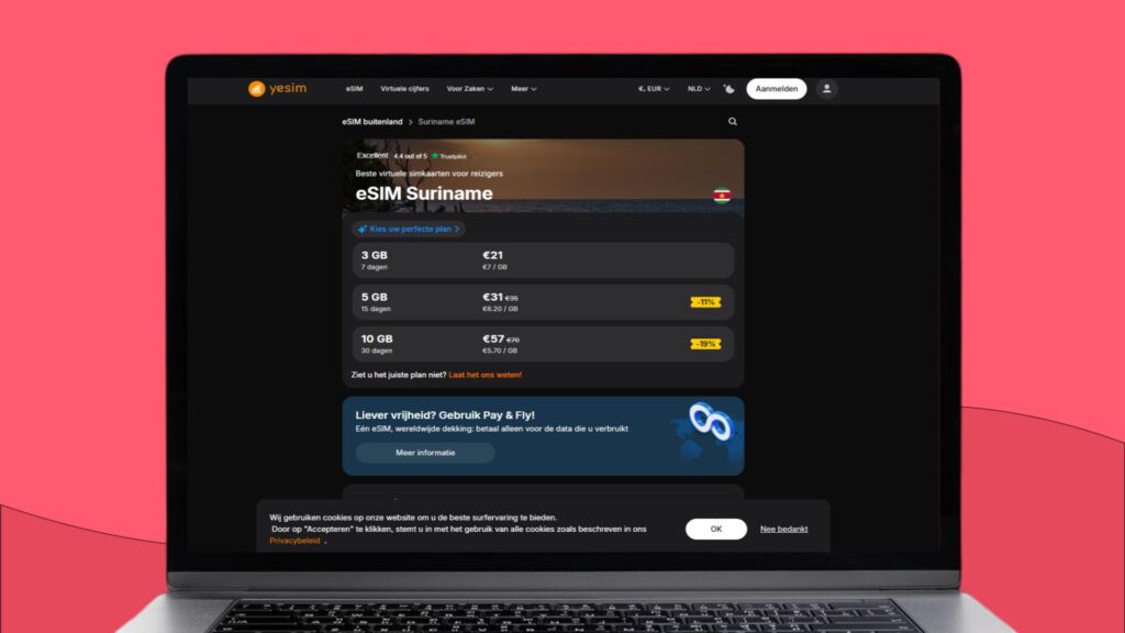 Foto van een laptopscherm met daarop de website van Yesim en alle info over de eSIM voor Suriname